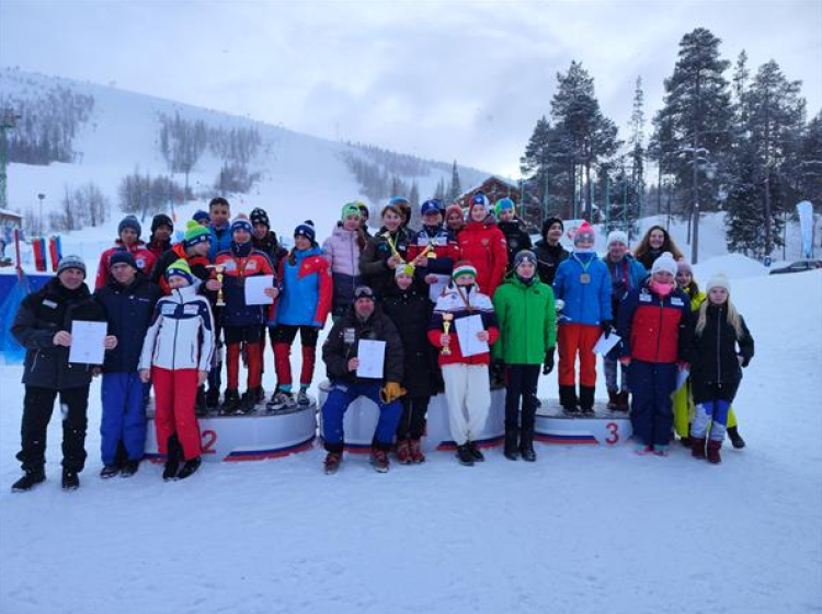 Горные лыжи - Полярные Зори - приз филиала Росэнергоатом - фото1