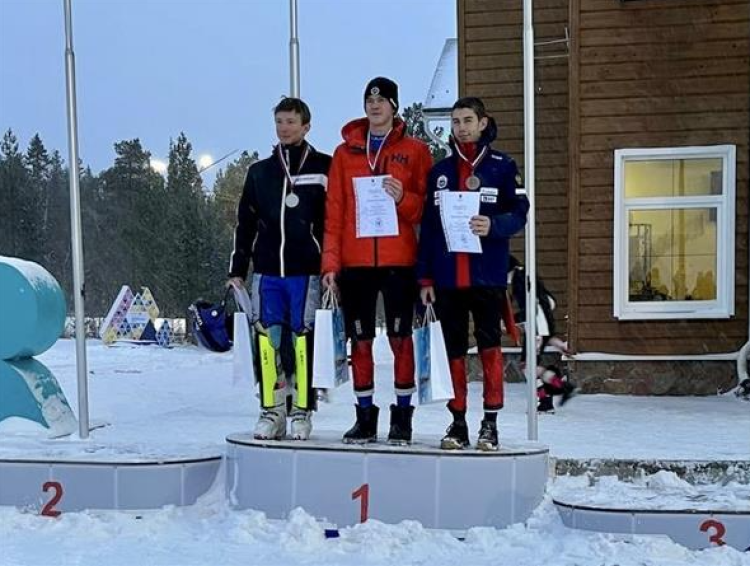 Горные лыжи - Полярные Зори - слалом U16 - фото2
