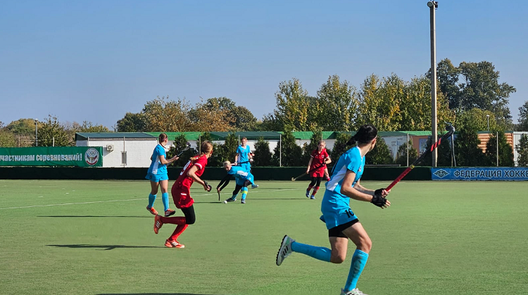 Хоккей на траве - Крымск 2024 юниорки 15-21 год - фото1