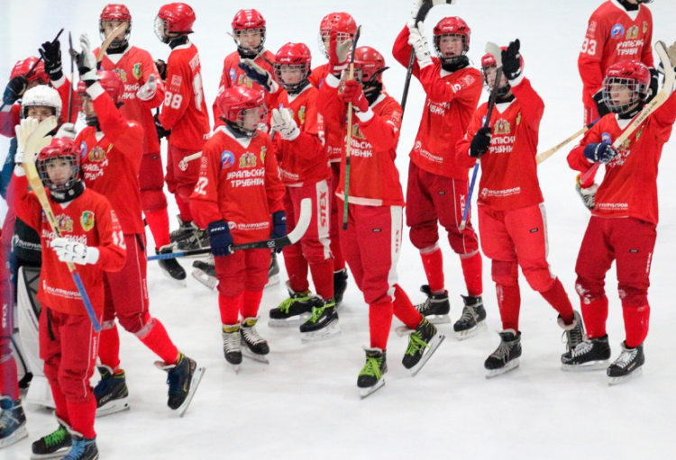 Хоккей с мячом - Киров мини-хоккей юноши до 15 лет - фото1