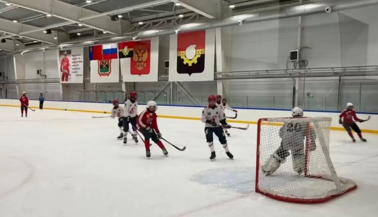 Хоккей с мячом - мини - Кемерово юноши 14-15 лет - фото1