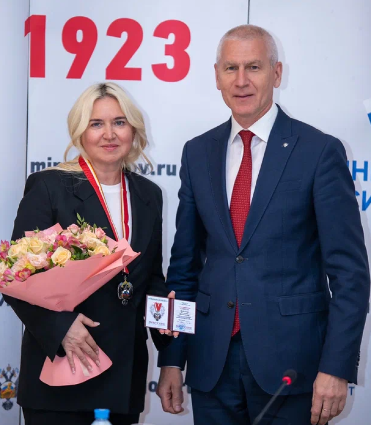 Награждение КША медалью за вклад в развитие ФК и С - фото1