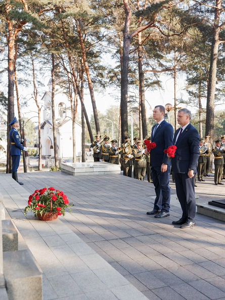 Новости министра - встречи в Минске с руководителями спорта Белоруссии и возложение цветов - фото11