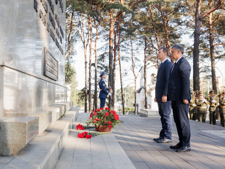 Новости министра - встречи в Минске с руководителями спорта Белоруссии и возложение цветов - фото13