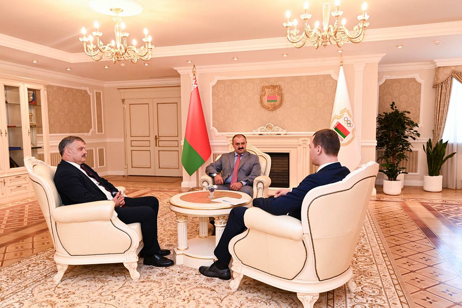 Новости министра - встречи в Минске с руководителями спорта Белоруссии и возложение цветов - фото3