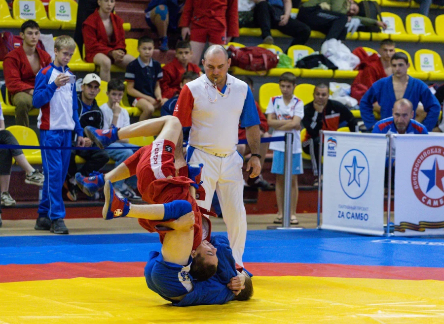 Самбо - Саратов памяти Ахмерова - юноши 14-16 лет - фото1