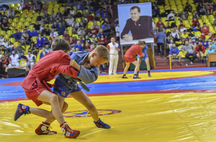 В Саратове стартует турнир по самбо памяти С.Ахмерова