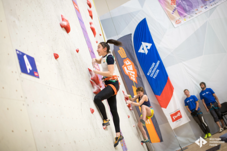 Скалолазание - Красноярск 10-13 лет - скорость девочки - фото2