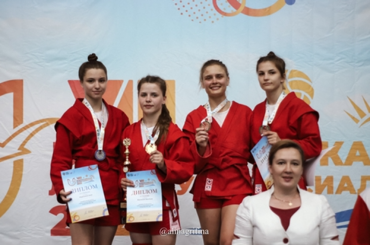 Универсиада - самбо Грозный - юниорки фото1