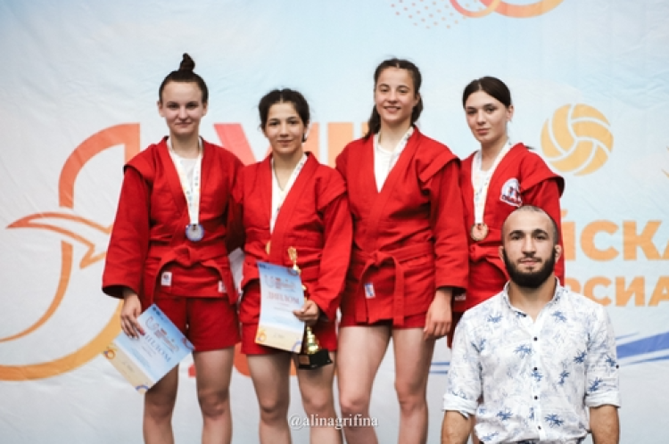 Универсиада - самбо Грозный - юниорки фото2