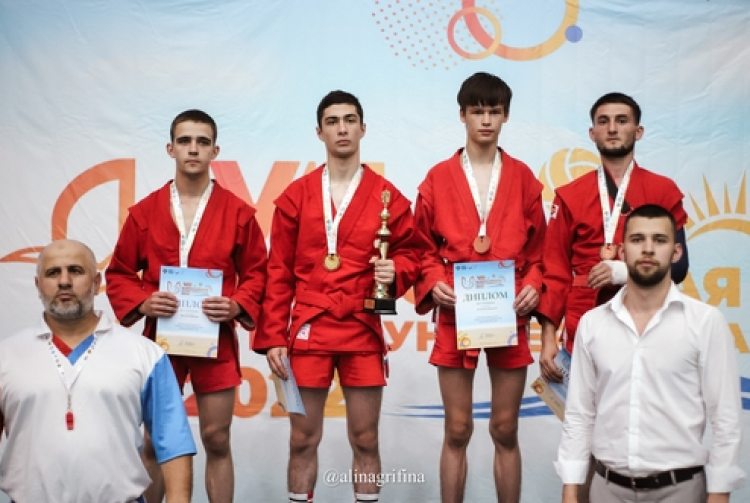 Универсиада - самбо Грозный - юниоры фото1