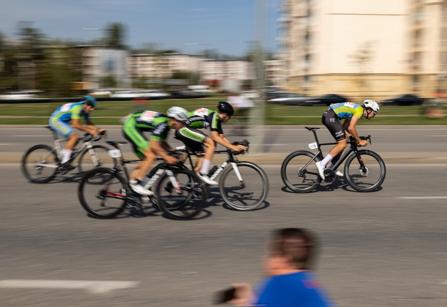 Велоспорт - шоссе Грозный 2024 - критериум юниоры 17-18 лет - фото3