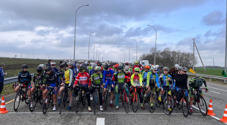 Велоспорт - шоссе групповые Майкоп - юниорки - фото1